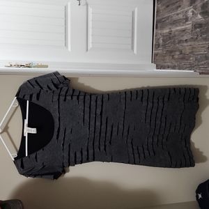 Studio M gray casual/dress with a ripped pattern and flower print